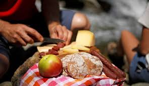 Speck und Käse, Südtirols traditionellste Marende (Jause)...