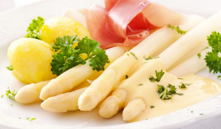 Spargel mit Bozner Sauce